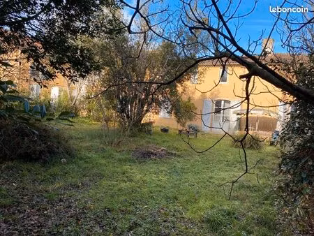 immeuble 598 m² mirande