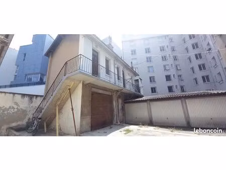 appartement plateau investisseur 48m2 antonins doua insa sur coure intérieure. studios pos