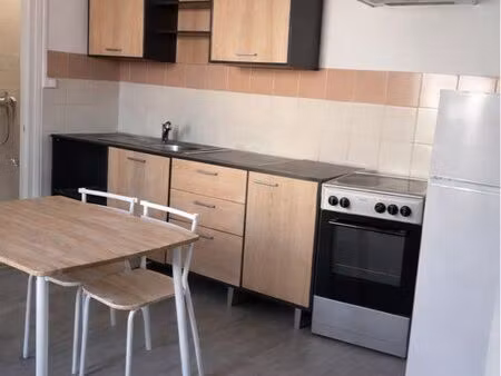 maisonnette meublée 31 m² – parking – cuisine équipée