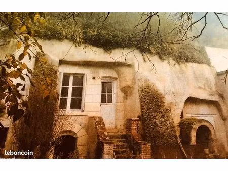 maison à usage d’habitation  de type troglodyte  à rénover