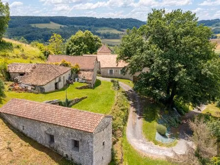 maison en pierre + dépendances
