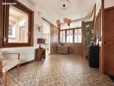 maison 7 pièces 266 m²