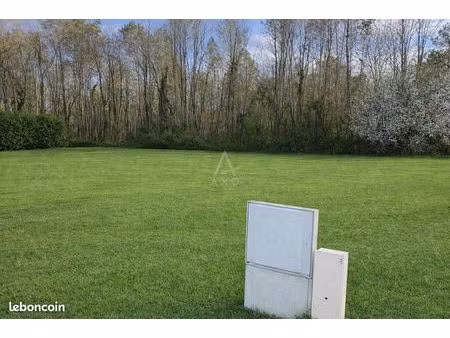 terrain 695 m² moustey