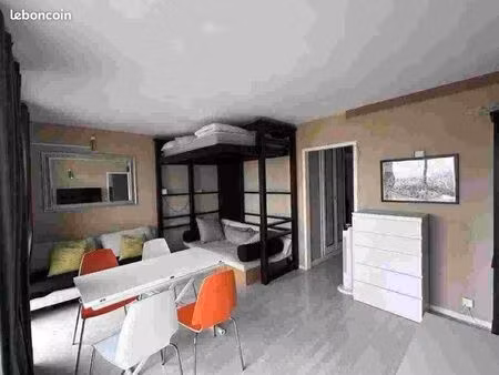 studio 1 pièce 32 m²