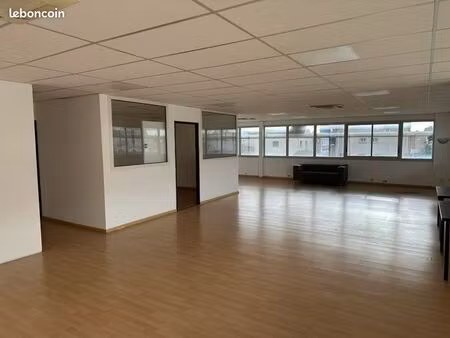 à louer – plateau de bureaux 100 m² – 900 ht / hc