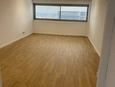 bureau 30 m² paramédical / libéral – parking  clim  fibre – saint-christol-lez-alès