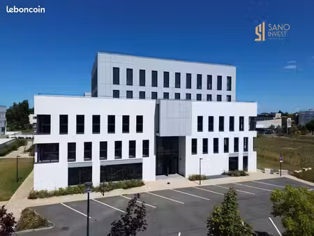 bureaux 2400 m² saint-contest