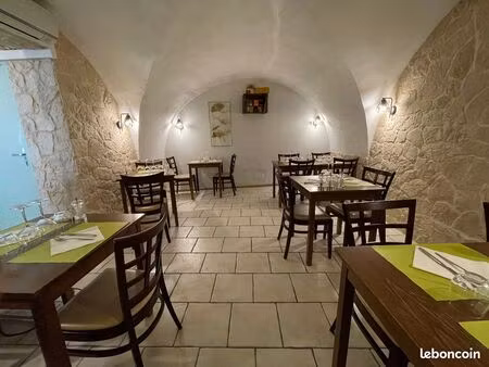 restaurant 20 m² tavel