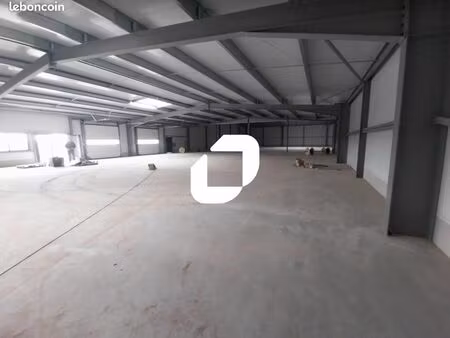 local industriel 2 000 m²