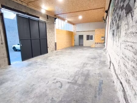 entrepot / local 100m²