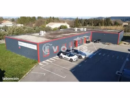 local d'activité 630 m²