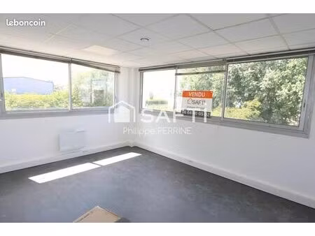 local 60 m² douvres-la-delivrande
