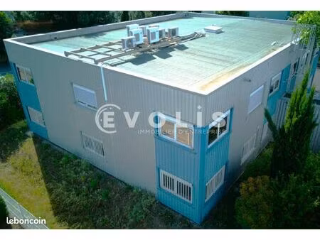 local d'activité 713 m²