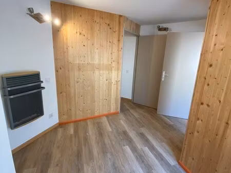 local professionnel pmr 20 m²