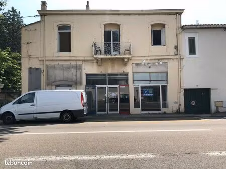 local commercial 800m2