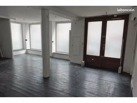 local commercial d'angle en centre ville