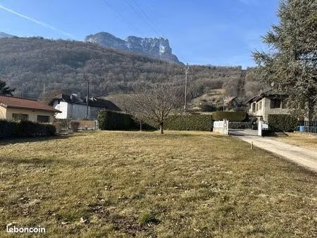 terrain 720 m² chapareillan