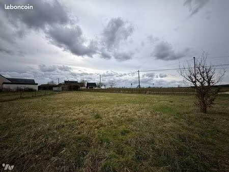 terrain 773 m² semblancay