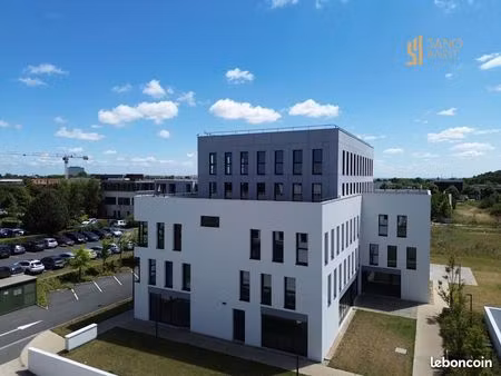bureaux 2018 m² saint-contest