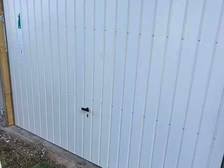 garage / box fermé 16 m² à louer