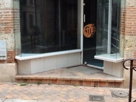 agen centre - local commercial de 83 m²