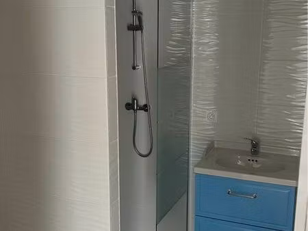 appartement t4 110m2 2eme étage refait à neuf