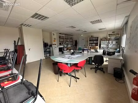 plateau de bureau à louer à fay