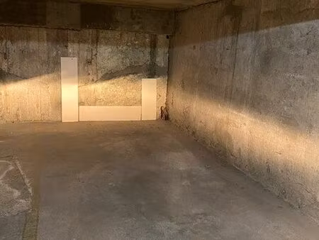 parking métro botzaris 11m2