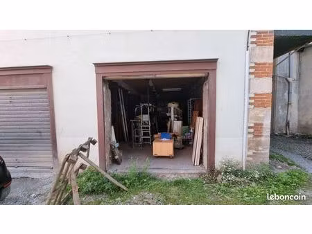 parking/box 3 pièces 86 m²