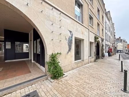 local commercial 84 m²