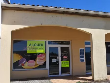 local commercial avec parkings