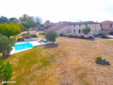 maison 8 pièces 281 m²