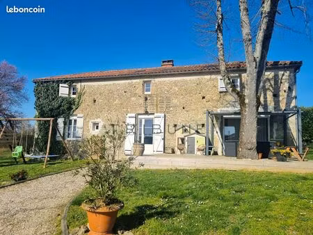 maison 6 pièces 210 m²