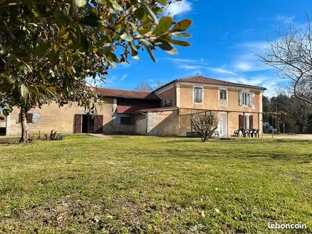 maison 6 pièces 222 m²