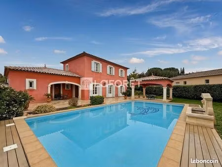 villa 4 pièces 127 m²