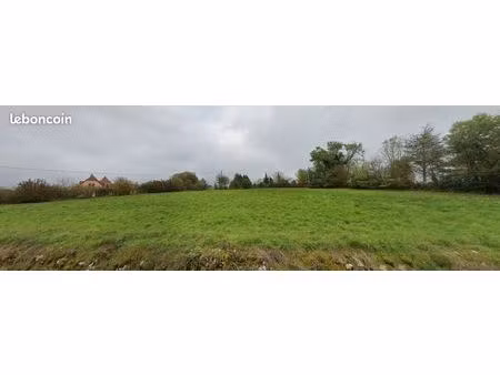 beau terrain constructible 2820 m² – permis accepté – cadre campagne – à 10 min de gourdon