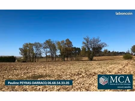 terrain 1 800 m² momuy