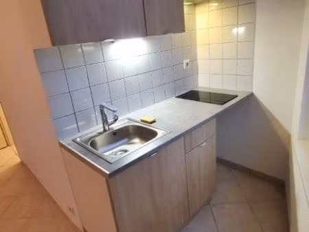 appartement 1 pièce de 34 m² proche centre-ville et gare sncf – cuisine équipée