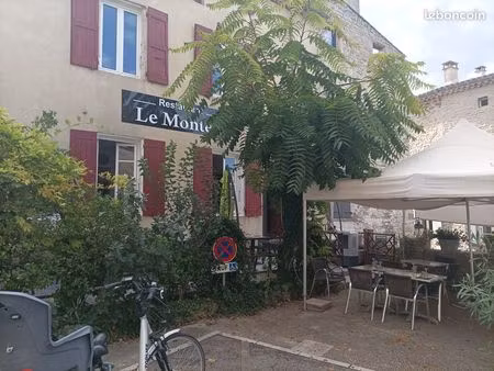 restaurant mur et fond plus appartement emplacement numéro un