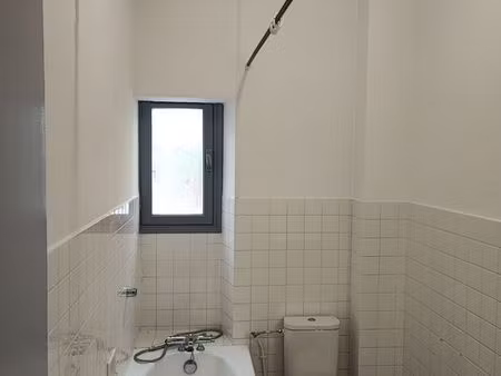 t2 proche chateau et centre ville