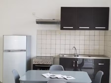 appartement f3 (rez de chaussée et cour)