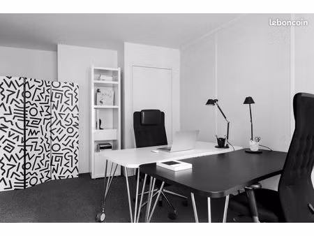 bureau fermé dans une agence de design (paris 4ème)