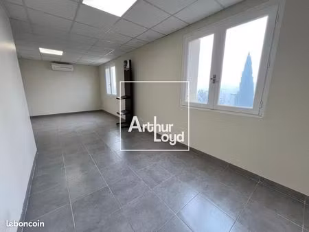 local bureaux 234 m²