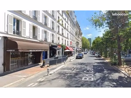 boutique 90 m² paris