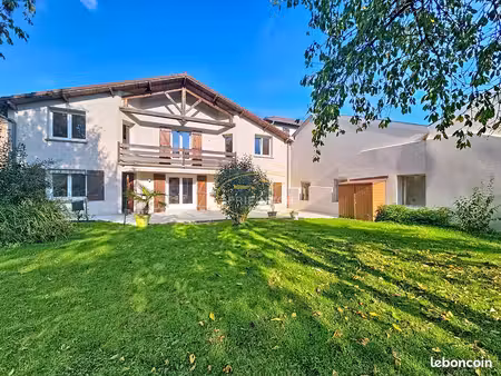 maison 8 pièces 283 m²