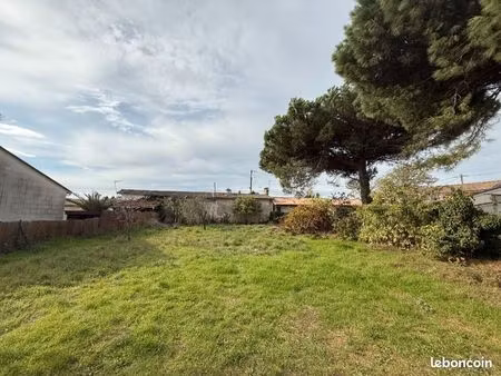 terrain 800 m² podensac