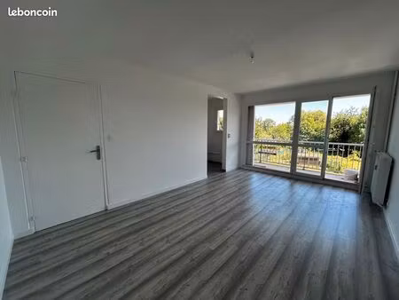 t2 lumineux 39m2- 680 euros cc luisant(quartier perriers)-balcon parking cave