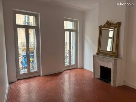 appartement t2 – 51 17 m² loi carrez – 176 avenue des chartreux  13004 marseille