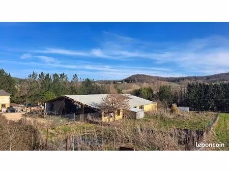 parking/box 9000 m² castelnau-montratier