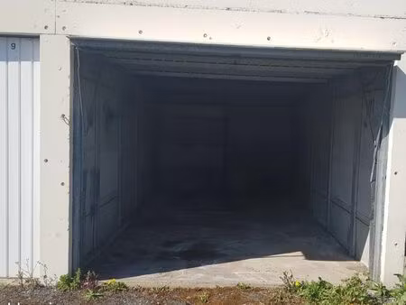 garage / box stockage / garde meubles à louer